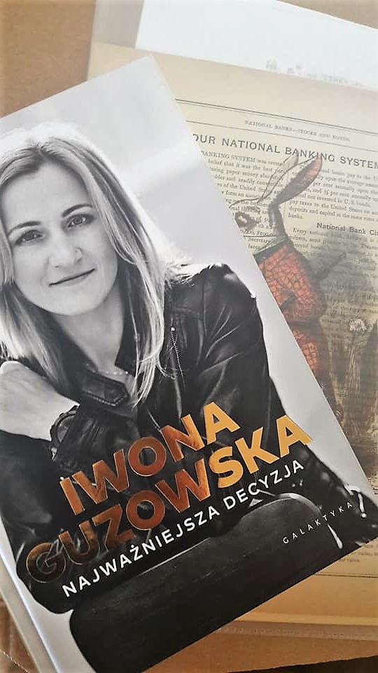 <img scr="https://www.stylowamoda.pl/osobista-stylistka-olsztyn-zakupy-ze-stylistką-przegląd-szafy.jpg" alt="Zakupy-ze-stylistką-przegląd-szafy-analiza-kolorystyczna-kreowanie-wizerunku-warsztaty-stylu"/>