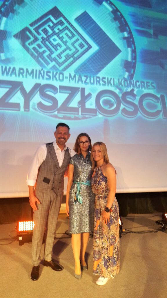 <img scr="https://www.stylowamoda.pl/osobista-stylistka-olsztyn-zakupy-ze-stylistką-przegląd-szafy.jpg" alt="Zakupy-ze-stylistką-przegląd-szafy-analiza-kolorystyczna-kreowanie-wizerunku-warsztaty-stylu"/>