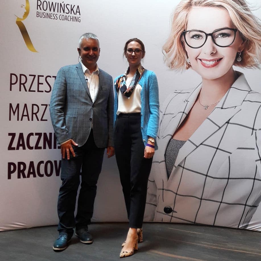 <img scr="https://www.stylowamoda.pl/osobista-stylistka-olsztyn-zakupy-ze-stylistką-przegląd-szafy.jpg" alt="Zakupy-ze-stylistką-przegląd-szafy-analiza-kolorystyczna-kreowanie-wizerunku-warsztaty-stylu"/>