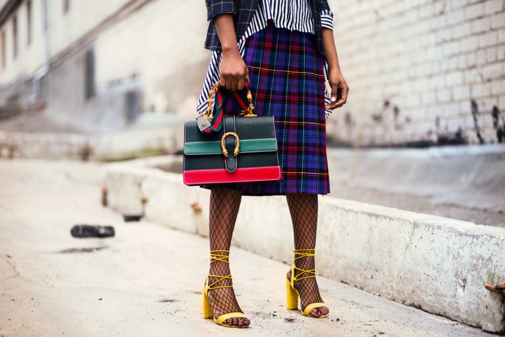 <img scr="https://www.stylowamoda.pl/osobista-stylistka-zakupy-ze-stylistką-olsztyn-warszawa.jpg" alt="Zakupy-ze-stylistką-przegląd-szafy-analiza-kolorystyczna-kreowanie-wizerunku-warszawa-olsztyn-trójmiasto-poznań"/>
