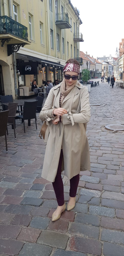 <img scr="https://www.stylowamoda.pl/osobista-stylistka.jpg" alt="Zakupy-ze-stylistką-przegląd-szafy-analiza-kolorystyczna-kreowanie-wizerunku-warszawa-olsztyn-trójmiasto-poznań"/>