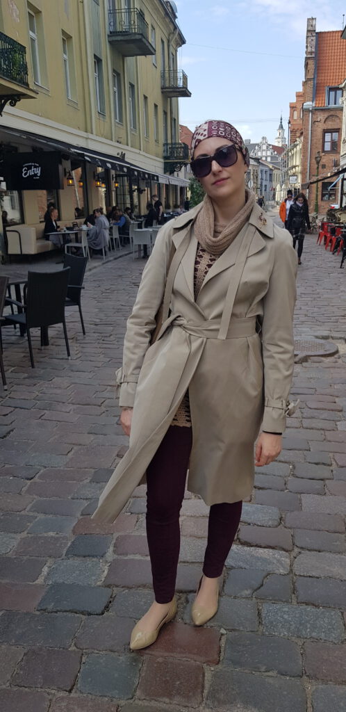 <img scr="https://www.stylowamoda.pl/osobista-stylistka.jpg" alt="Zakupy-ze-stylistką-przegląd-szafy-analiza-kolorystyczna-kreowanie-wizerunku-warszawa-olsztyn-trójmiasto-poznań"/>