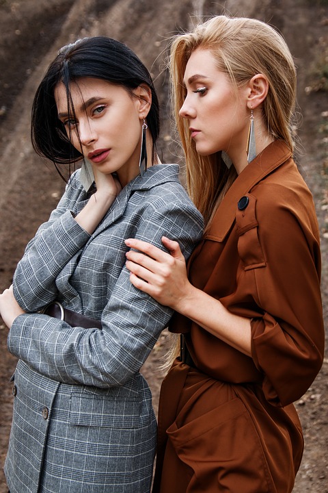 <img scr="https://www.stylowamoda.pl/osobista-stylistka.jpg" alt="Zakupy-ze-stylistką-przegląd-szafy-analiza-kolorystyczna-kreowanie-wizerunku-warszawa-olsztyn-trójmiasto-poznań"/>