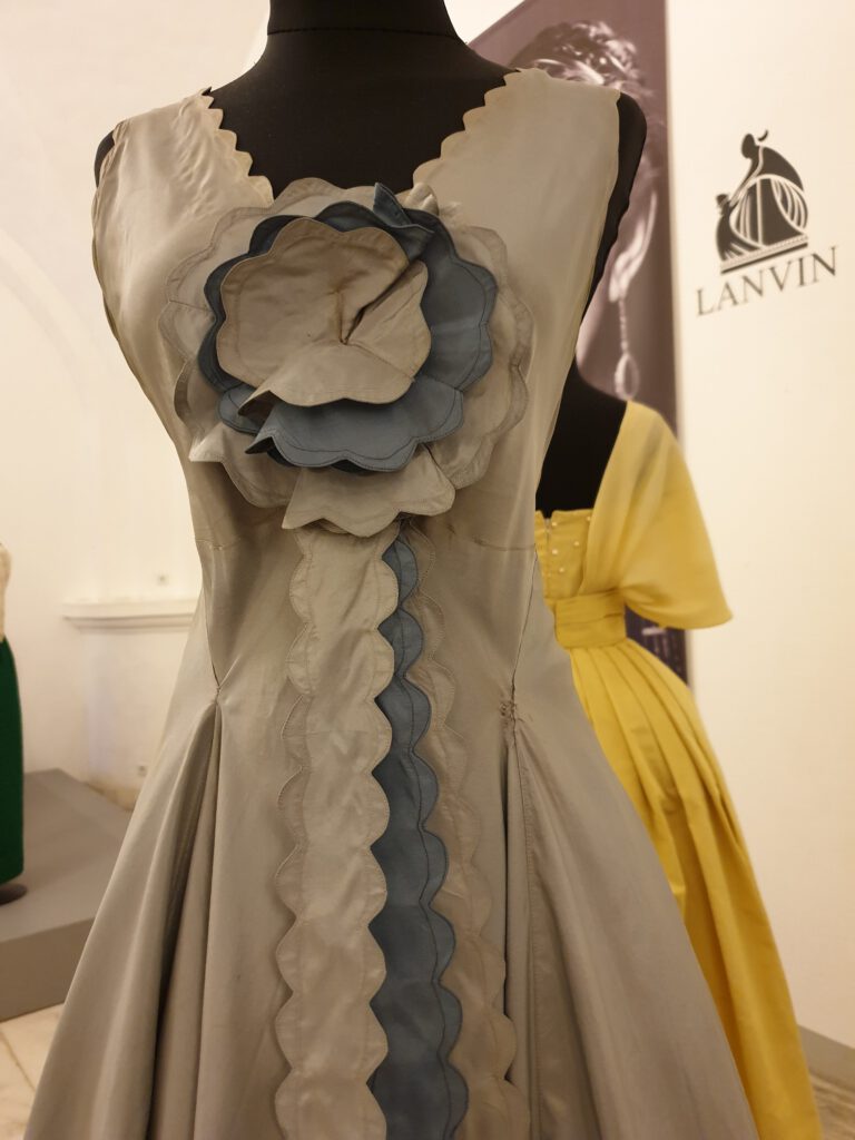 <img scr="https://www.stylowamoda.pl/osobista-stylistka.jpg" alt="Zakupy-ze-stylistką-przegląd-szafy-analiza-kolorystyczna-kreowanie-wizerunku-warszawa-olsztyn-trójmiasto-poznań"/>
