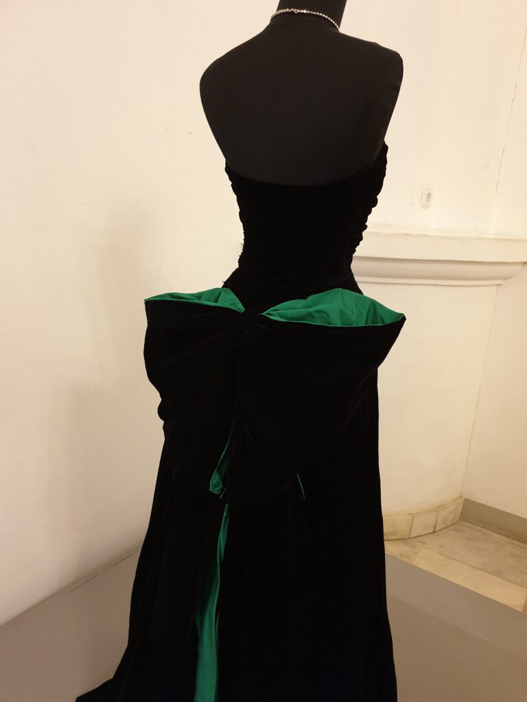 <img scr="https://www.stylowamoda.pl/osobista-stylistka.jpg" alt="Zakupy-ze-stylistką-przegląd-szafy-analiza-kolorystyczna-kreowanie-wizerunku-warszawa-olsztyn-trójmiasto-poznań"/>