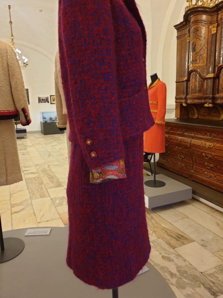 <img scr="https://www.stylowamoda.pl/osobista-stylistka.jpg" alt="Zakupy-ze-stylistką-przegląd-szafy-analiza-kolorystyczna-kreowanie-wizerunku-warszawa-olsztyn-trójmiasto-poznań"/>
