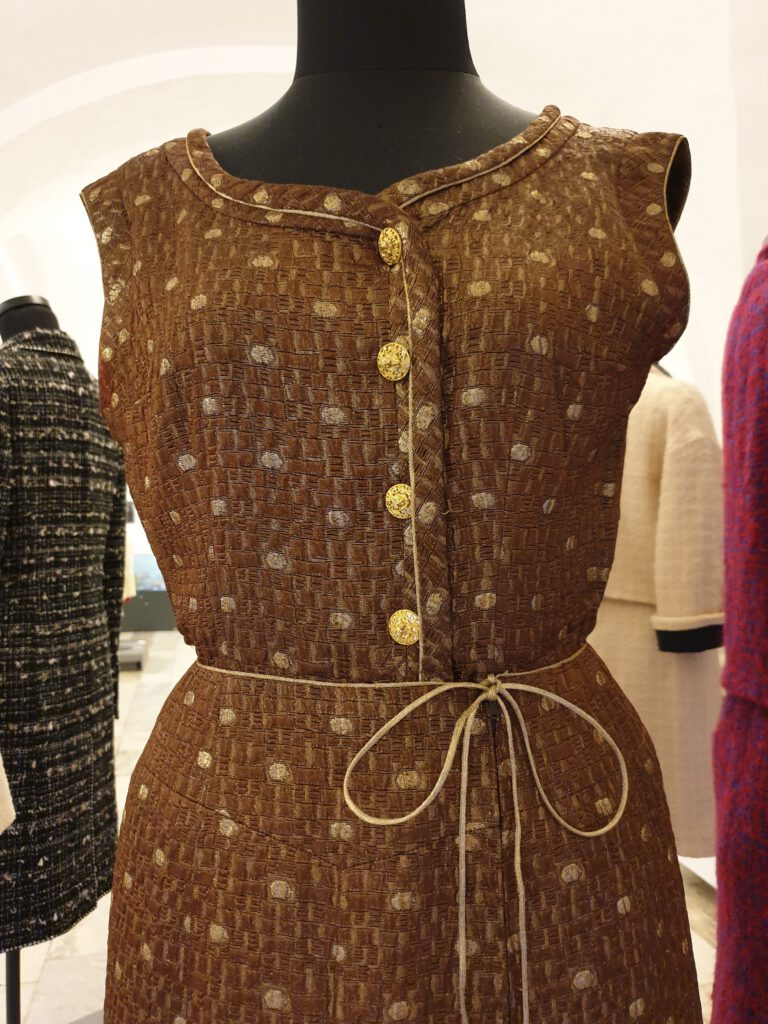 <img scr="https://www.stylowamoda.pl/osobista-stylistka.jpg" alt="Zakupy-ze-stylistką-przegląd-szafy-analiza-kolorystyczna-kreowanie-wizerunku-warszawa-olsztyn-trójmiasto-poznań"/>