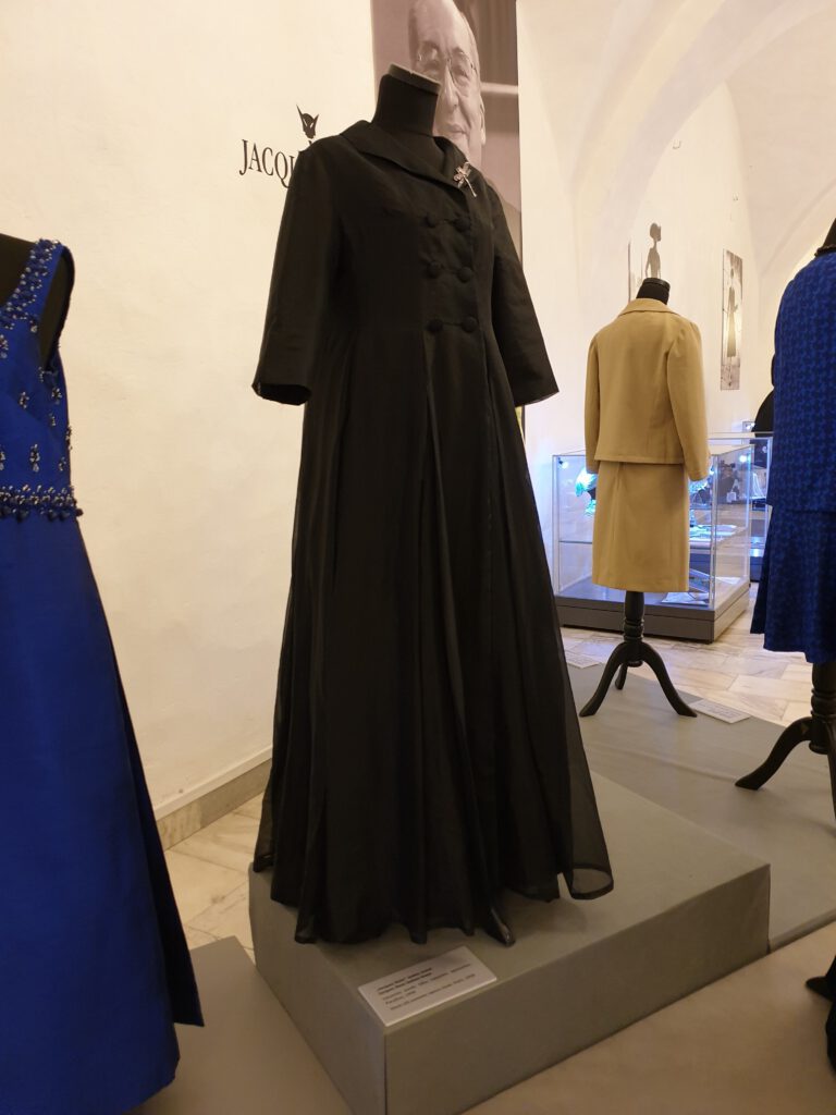 <img scr="https://www.stylowamoda.pl/osobista-stylistka.jpg" alt="Zakupy-ze-stylistką-przegląd-szafy-analiza-kolorystyczna-kreowanie-wizerunku-warszawa-olsztyn-trójmiasto-poznań"/>