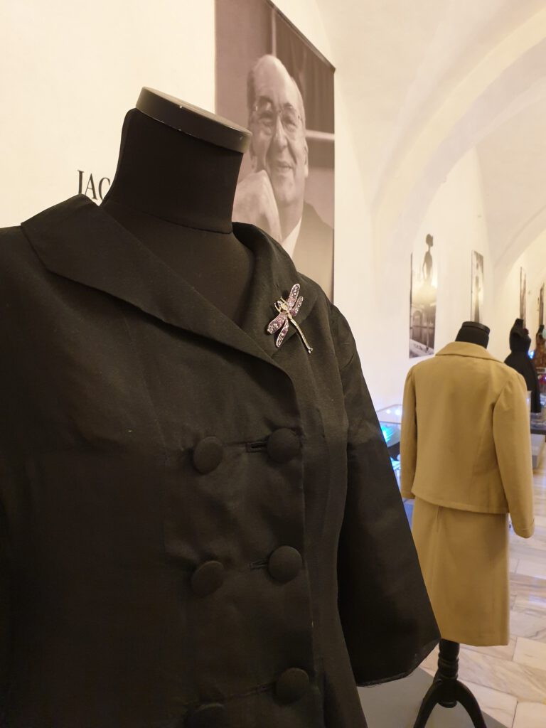 <img scr="https://www.stylowamoda.pl/osobista-stylistka.jpg" alt="Zakupy-ze-stylistką-przegląd-szafy-analiza-kolorystyczna-kreowanie-wizerunku-warszawa-olsztyn-trójmiasto-poznań"/>