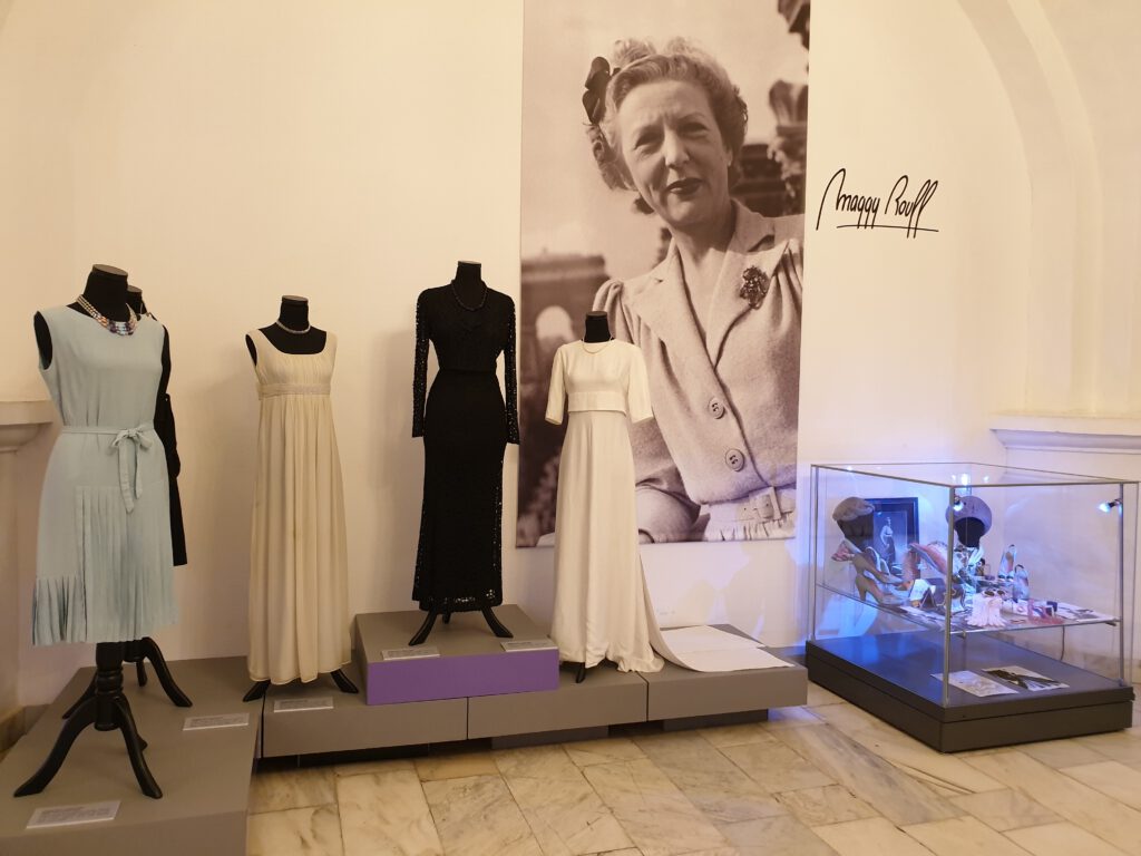 <img scr="https://www.stylowamoda.pl/osobista-stylistka.jpg" alt="Zakupy-ze-stylistką-przegląd-szafy-analiza-kolorystyczna-kreowanie-wizerunku-warszawa-olsztyn-trójmiasto-poznań"/>