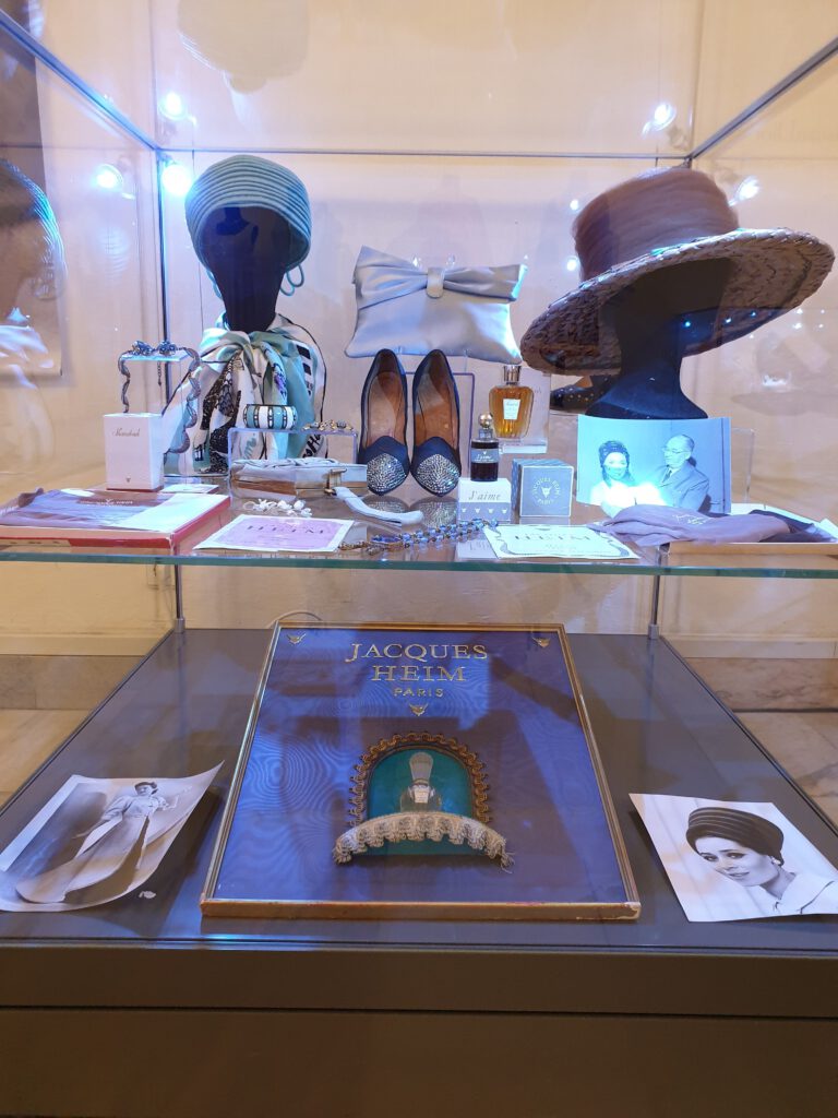 <img scr="https://www.stylowamoda.pl/osobista-stylistka.jpg" alt="Zakupy-ze-stylistką-przegląd-szafy-analiza-kolorystyczna-kreowanie-wizerunku-warszawa-olsztyn-trójmiasto-poznań"/>
