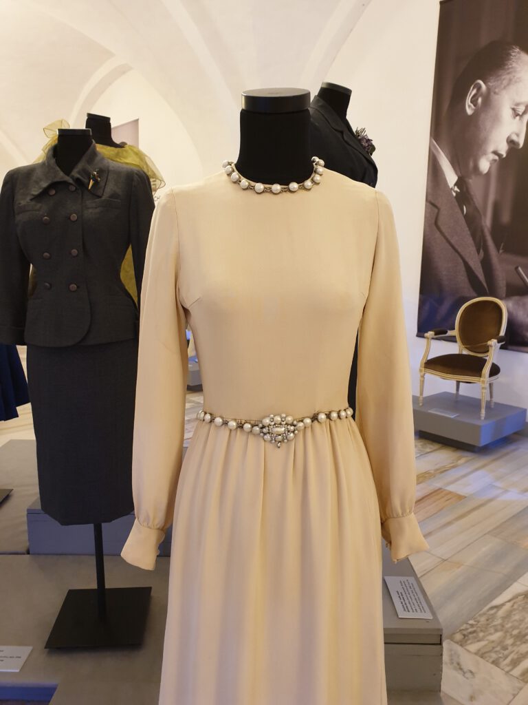 <img scr="https://www.stylowamoda.pl/osobista-stylistka.jpg" alt="Zakupy-ze-stylistką-przegląd-szafy-analiza-kolorystyczna-kreowanie-wizerunku-warszawa-olsztyn-trójmiasto-poznań"/>
