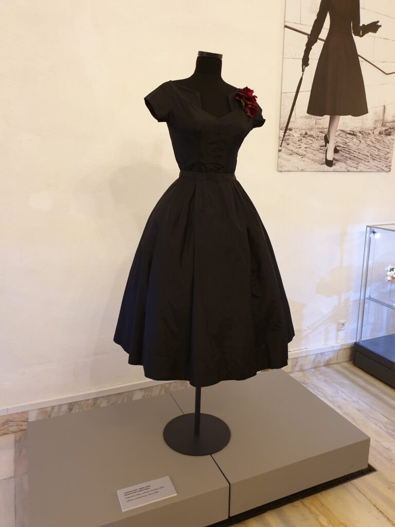 <img scr="https://www.stylowamoda.pl/osobista-stylistka.jpg" alt="Zakupy-ze-stylistką-przegląd-szafy-analiza-kolorystyczna-kreowanie-wizerunku-warszawa-olsztyn-trójmiasto-poznań"/>