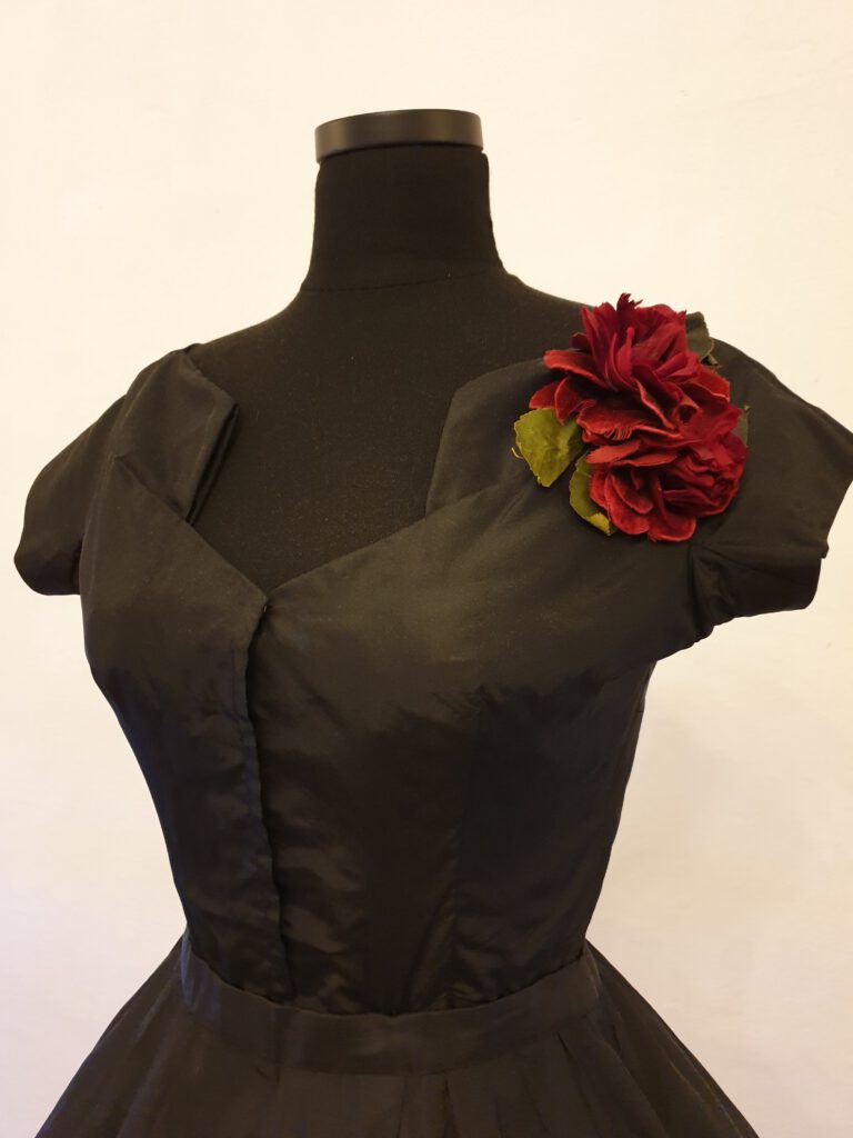<img scr="https://www.stylowamoda.pl/osobista-stylistka.jpg" alt="Zakupy-ze-stylistką-przegląd-szafy-analiza-kolorystyczna-kreowanie-wizerunku-warszawa-olsztyn-trójmiasto-poznań"/>