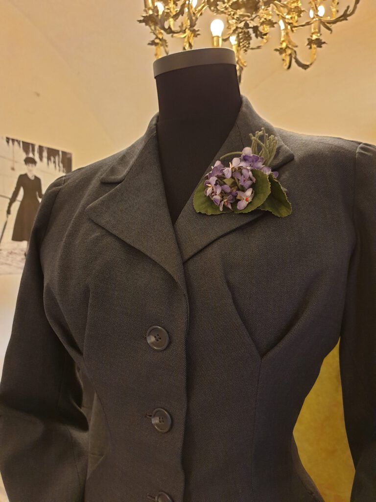 <img scr="https://www.stylowamoda.pl/osobista-stylistka.jpg" alt="Zakupy-ze-stylistką-przegląd-szafy-analiza-kolorystyczna-kreowanie-wizerunku-warszawa-olsztyn-trójmiasto-poznań"/>