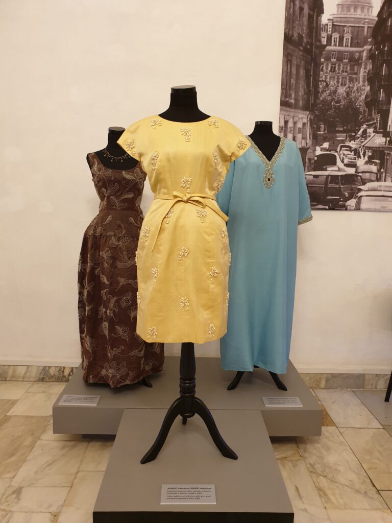 <img scr="https://www.stylowamoda.pl/osobista-stylistka.jpg" alt="Zakupy-ze-stylistką-przegląd-szafy-analiza-kolorystyczna-kreowanie-wizerunku-warszawa-olsztyn-trójmiasto-poznań"/>