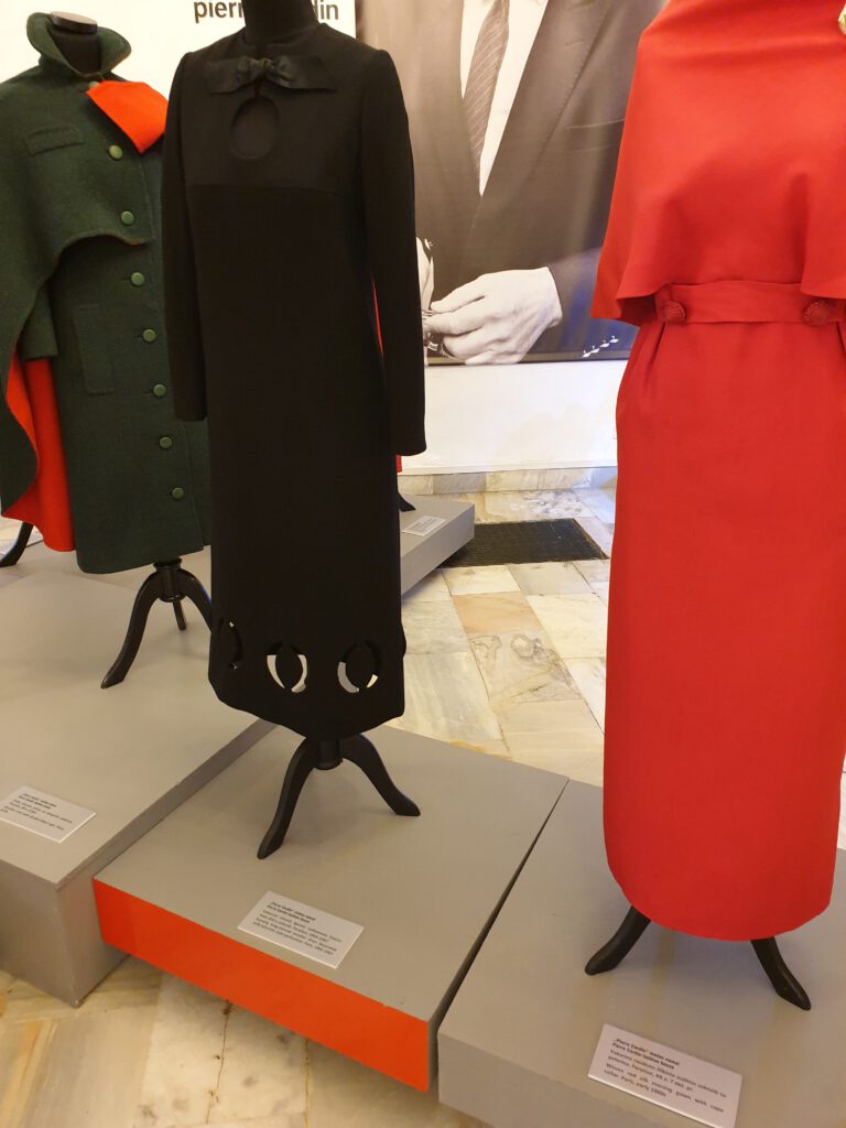 <img scr="https://www.stylowamoda.pl/osobista-stylistka.jpg" alt="Zakupy-ze-stylistką-przegląd-szafy-analiza-kolorystyczna-kreowanie-wizerunku-warszawa-olsztyn-trójmiasto-poznań"/>