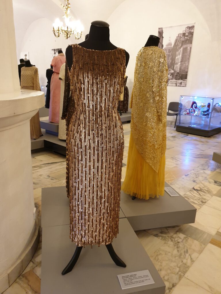 <img scr="https://www.stylowamoda.pl/osobista-stylistka.jpg" alt="Zakupy-ze-stylistką-przegląd-szafy-analiza-kolorystyczna-kreowanie-wizerunku-warszawa-olsztyn-trójmiasto-poznań"/>