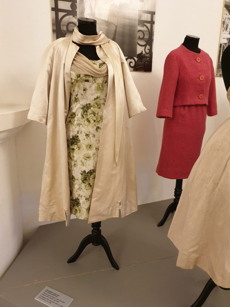 <img scr="https://www.stylowamoda.pl/osobista-stylistka.jpg" alt="Zakupy-ze-stylistką-przegląd-szafy-analiza-kolorystyczna-kreowanie-wizerunku-warszawa-olsztyn-trójmiasto-poznań"/>