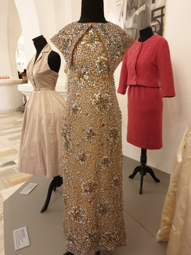 <img scr="https://www.stylowamoda.pl/osobista-stylistka.jpg" alt="Zakupy-ze-stylistką-przegląd-szafy-analiza-kolorystyczna-kreowanie-wizerunku-warszawa-olsztyn-trójmiasto-poznań"/>