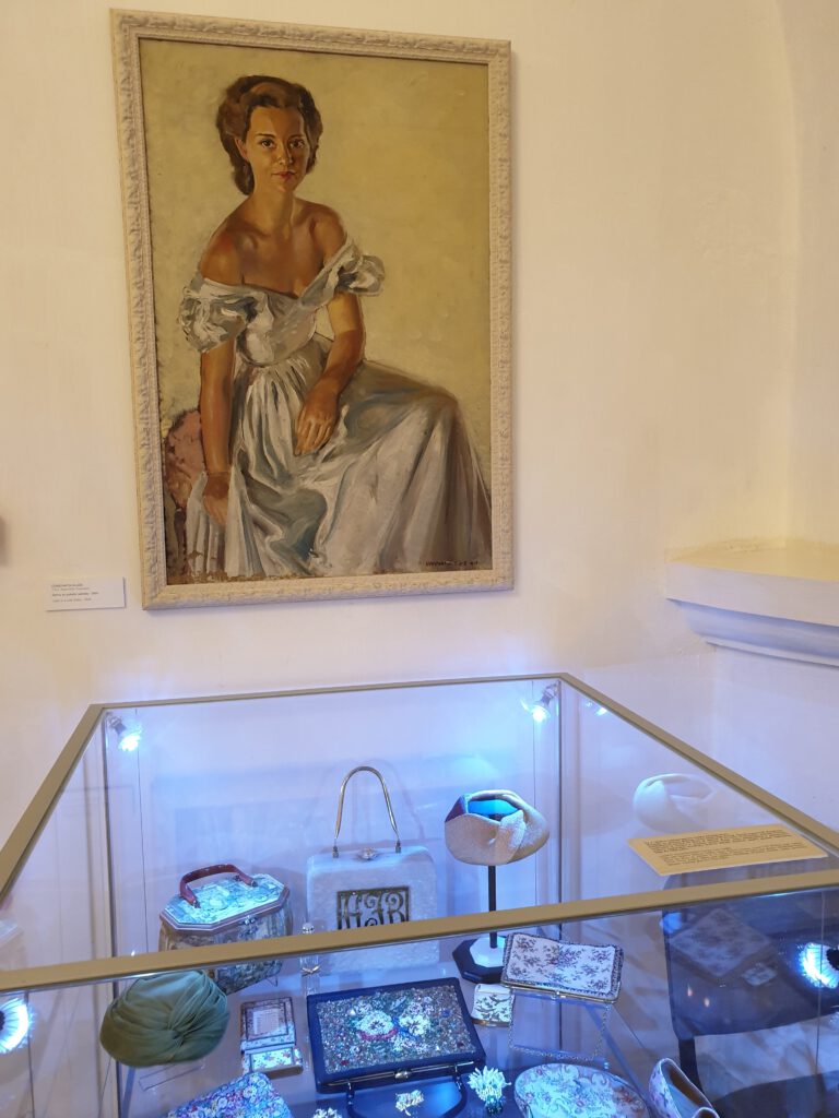 <img scr="https://www.stylowamoda.pl/osobista-stylistka-warszawa.jpg" alt="Zakupy-ze-stylistką-przegląd-szafy-analiza-kolorystyczna-kreowanie-wizerunku-warszawa-olsztyn-trójmiasto-poznań"/>