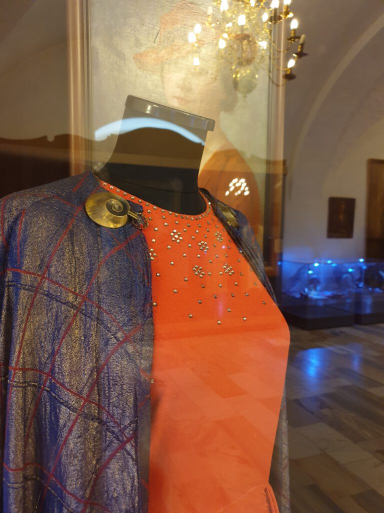 <img scr="https://www.stylowamoda.pl/osobista-stylistka.jpg" alt="Zakupy-ze-stylistką-przegląd-szafy-analiza-kolorystyczna-kreowanie-wizerunku-osobista-stylistka-warszawa-olsztyn-trójmiasto-poznań"/>