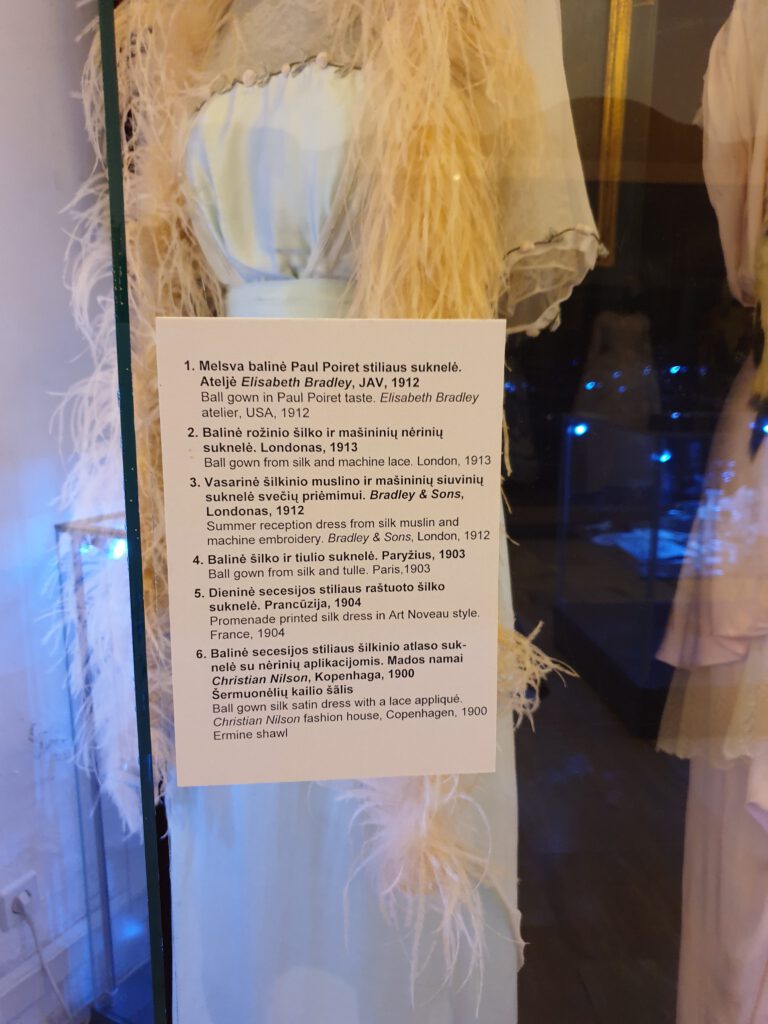 <img scr="https://www.stylowamoda.pl/osobista-stylistka.jpg" alt="Zakupy-ze-stylistką-przegląd-szafy-analiza-kolorystyczna-kreowanie-wizerunku-osobista-stylistka-warszawa-olsztyn-trójmiasto-poznań"/>