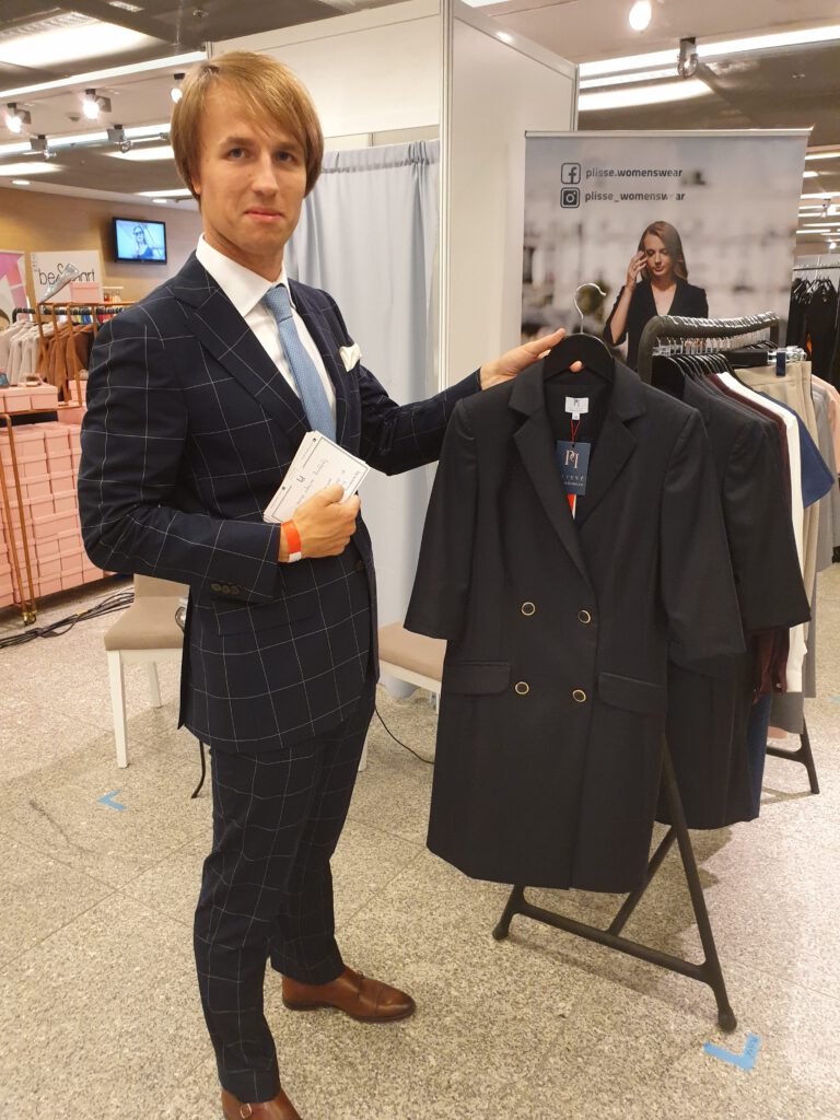 <img scr="https://www.stylowamoda.pl/olsztyn-osobista-stylistka-zakupy-ze-stylistką-przeglad-szafy.jpg" alt="Zakupy-ze-stylistką-przegląd-szafy-analiza-kolorystyczna-kreowanie-wizerunku-warsztaty-stylu"/>