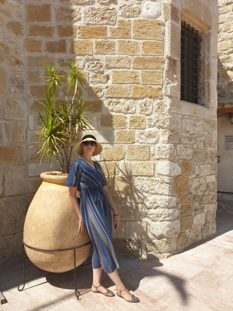 <img scr="https://www.stylowamoda.pl/olsztyn-osobista-stylistka-zakupy-ze-stylistką-przeglad-szafy.jpg" alt="Zakupy-ze-stylistką-przegląd-szafy-analiza-kolorystyczna-kreowanie-wizerunku-warsztaty-stylu"/>