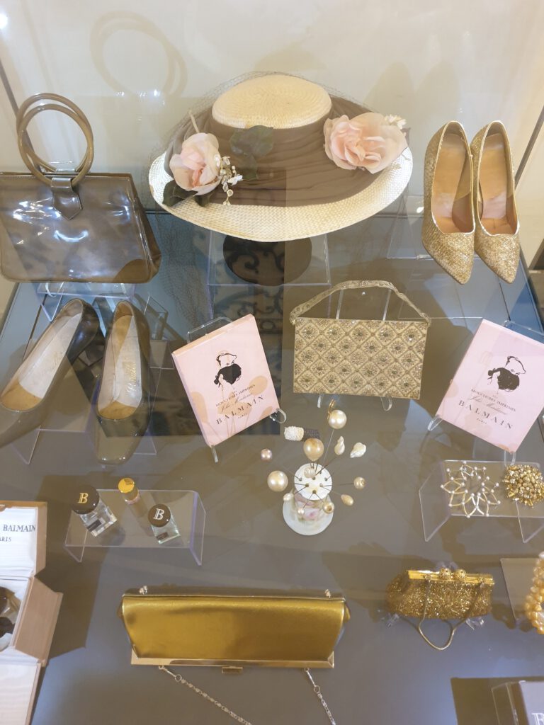 <img scr="https://www.stylowamoda.pl/osobista-stylistka.jpg" alt="Zakupy-ze-stylistką-przegląd-szafy-analiza-kolorystyczna-kreowanie-wizerunku-warszawa-olsztyn-trójmiasto-poznań"/>