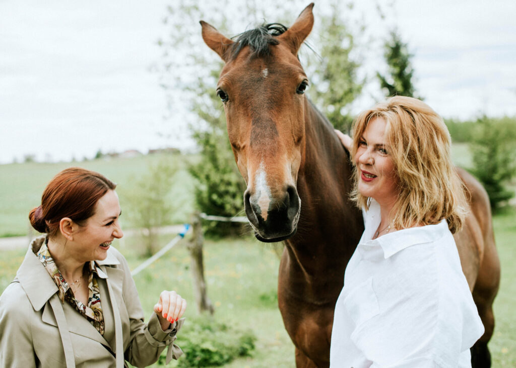 <img scr="https://www.stylowamoda.pl/warszawa-podcast-osobista-stylistka-zakupy-ze-stylistką-przeglad-szafy.jpg" alt="Zakupy-ze-stylistką-przegląd-szafy-analiza-kolorystyczna-kreowanie-wizerunku-warsztaty-stylu"/>