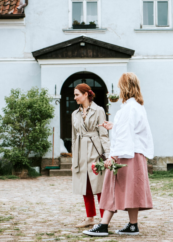 <img scr="https://www.stylowamoda.pl/warszawa-podcast-osobista-stylistka-zakupy-ze-stylistką-przeglad-szafy.jpg" alt="Zakupy-ze-stylistką-przegląd-szafy-analiza-kolorystyczna-kreowanie-wizerunku-warsztaty-stylu"/>