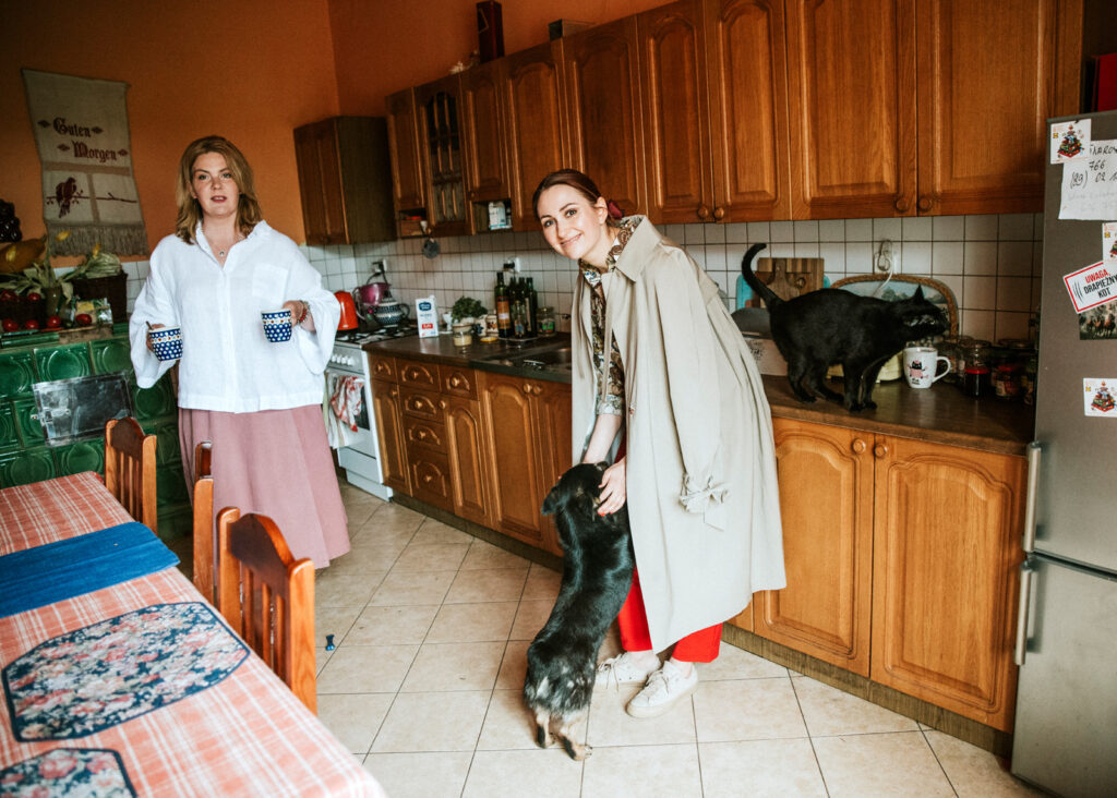 <img scr="https://www.stylowamoda.pl/warszawa-podcast-osobista-stylistka-zakupy-ze-stylistką-przeglad-szafy.jpg" alt="Zakupy-ze-stylistką-przegląd-szafy-analiza-kolorystyczna-kreowanie-wizerunku-warsztaty-stylu"/>