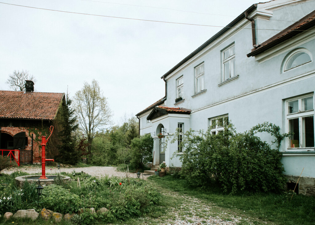 <img scr="https://www.stylowamoda.pl/olsztyn-osobista-stylistka-zakupy-ze-stylistką-przeglad-szafy.jpg" alt="Zakupy-ze-stylistką-przegląd-szafy-analiza-kolorystyczna-kreowanie-wizerunku-warsztaty-stylu"/>
