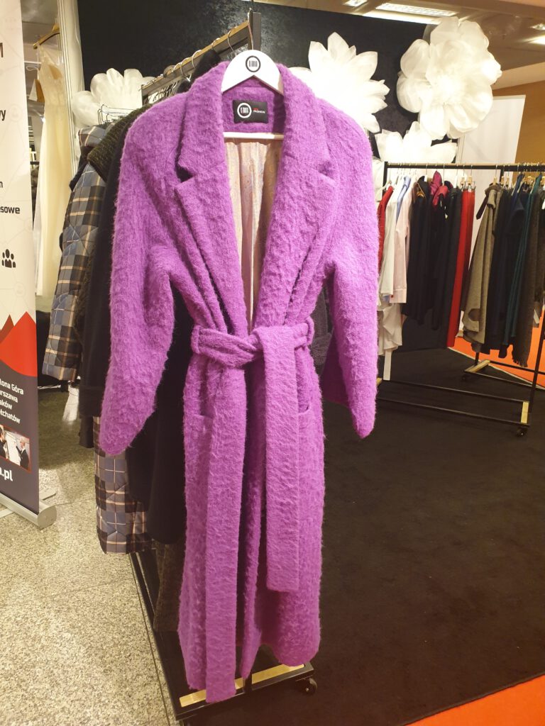 <img scr="https://www.stylowamoda.pl/olsztyn-osobista-stylistka-zakupy-ze-stylistką-przeglad-szafy.jpg" alt="Zakupy-ze-stylistką-przegląd-szafy-analiza-kolorystyczna-kreowanie-wizerunku-warsztaty-stylu"/>