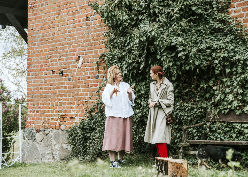 <img scr="https://www.stylowamoda.pl/warszawa-podcast-osobista-stylistka-zakupy-ze-stylistką-przeglad-szafy.jpg" alt="Zakupy-ze-stylistką-przegląd-szafy-analiza-kolorystyczna-kreowanie-wizerunku-warsztaty-stylu"/>